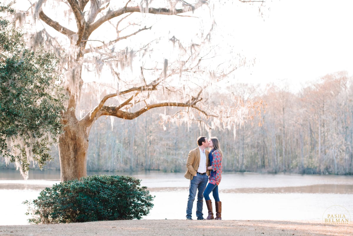 SWEET WACHESAW PLANTATION ENGAGEMENT PICTURE OF A COUPLE BY THE WATER 