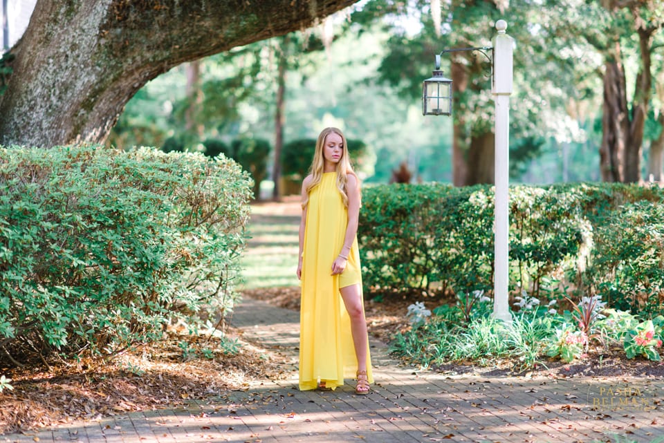 Amazing Senior Picture Poses and Ideas for Senior Girls in Myrtle Beach and Charleston, SC