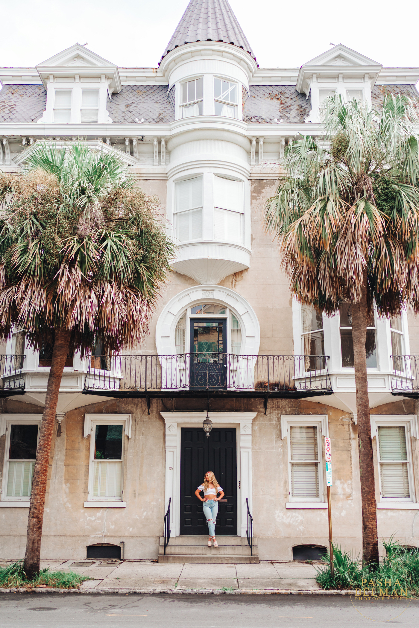 Historic Downtown Charleston Senior Session + Charleston Photo Locations