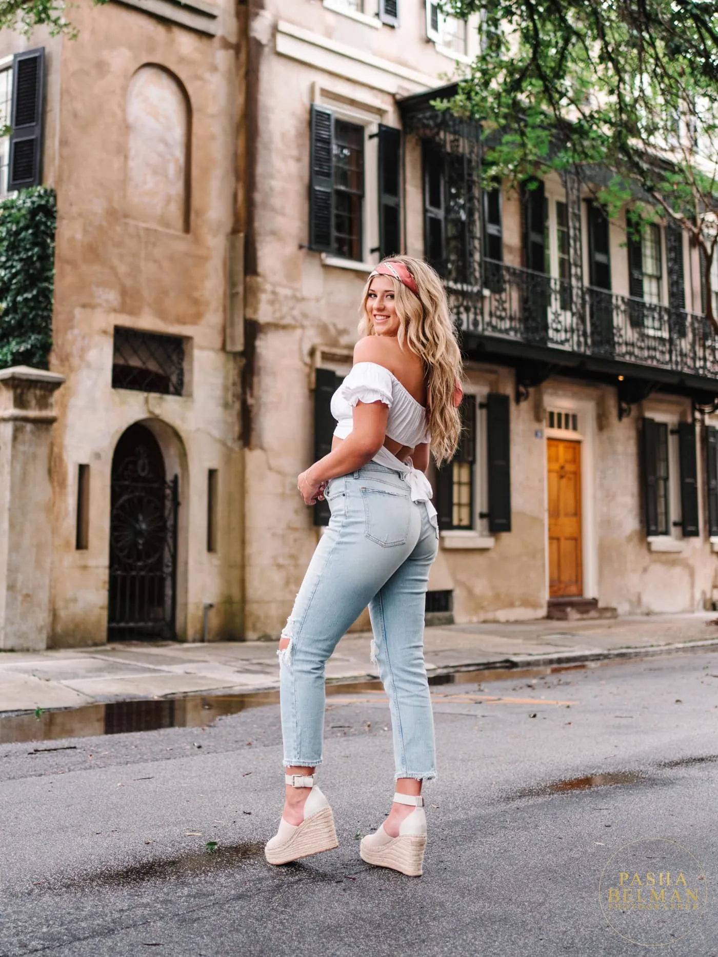 Historic Downtown Charleston Senior Session + Charleston Photo Locations