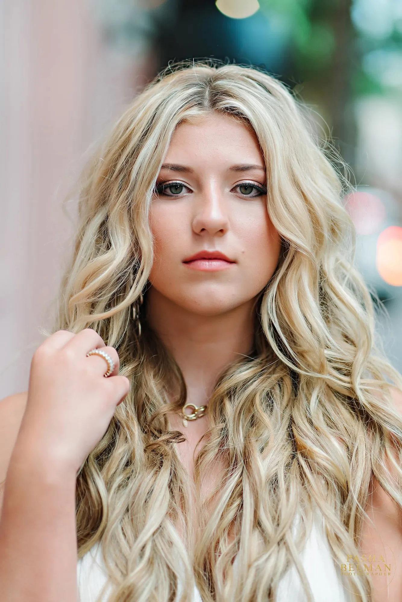 Historic Downtown Charleston Senior Session + Charleston Photo Locations