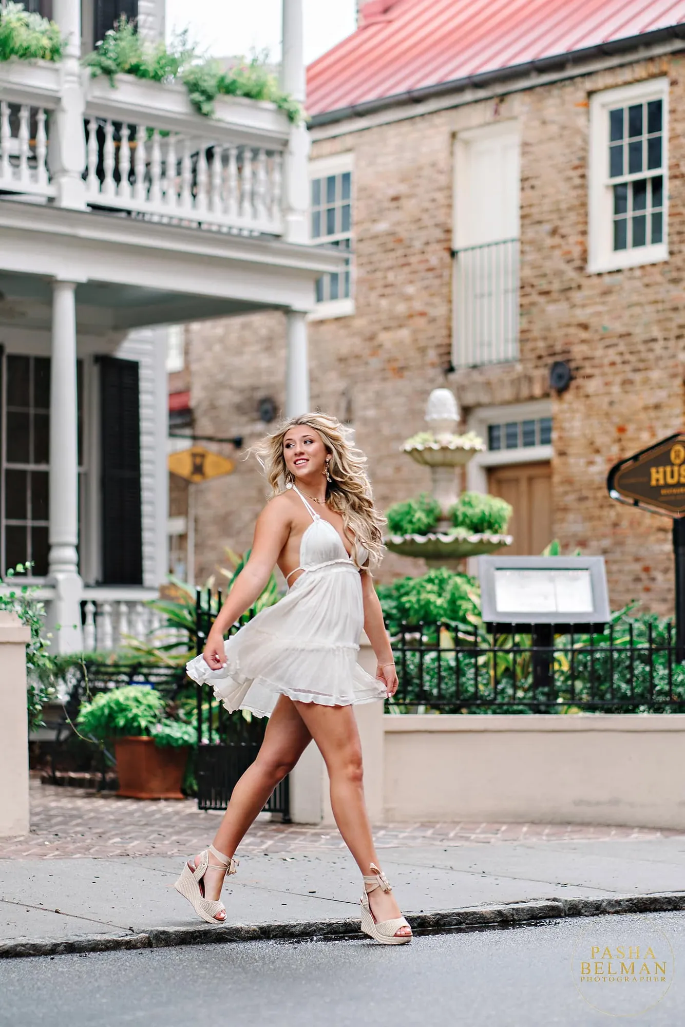 Historic Downtown Charleston Senior Session + Charleston Photo Locations