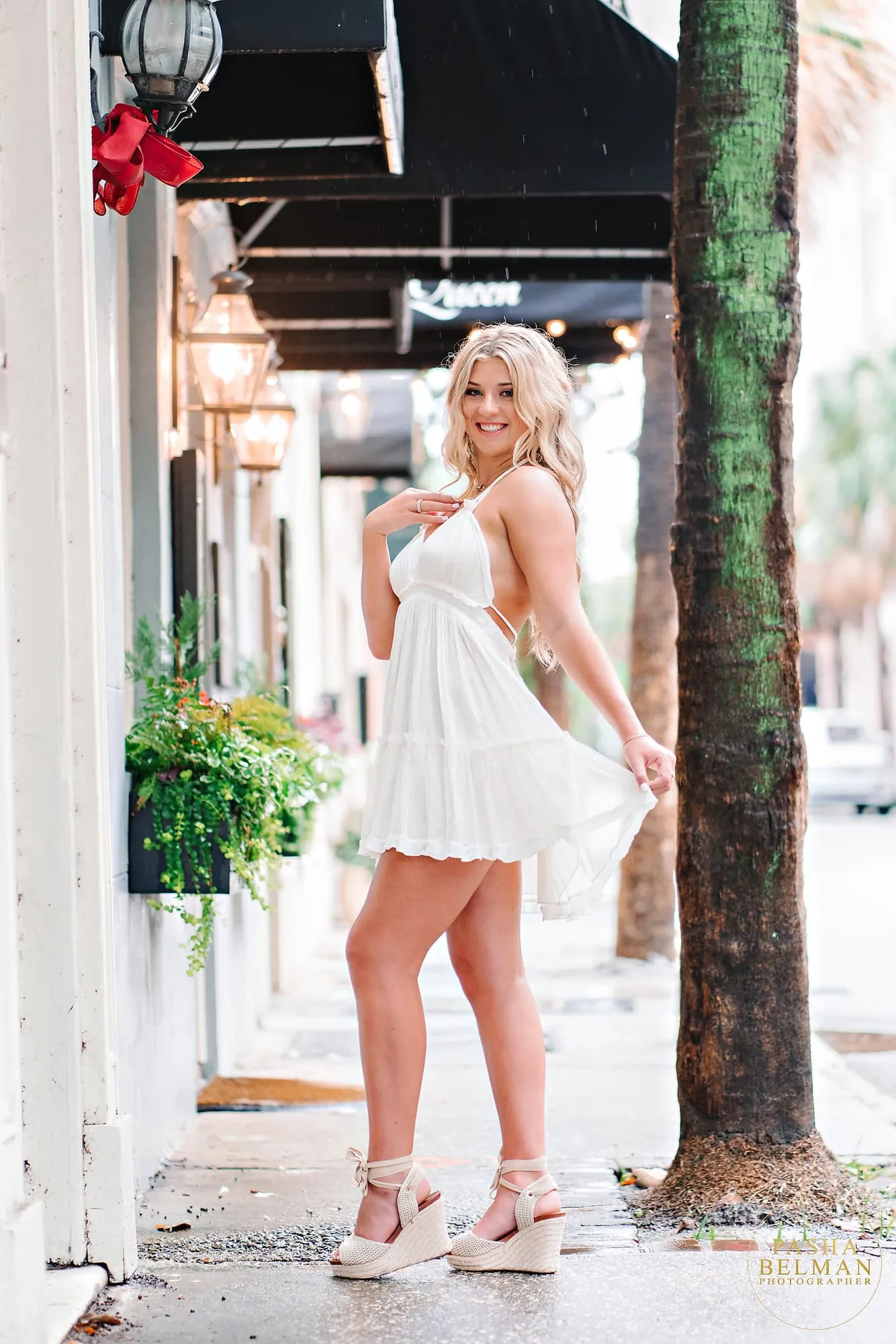 Historic Downtown Charleston Senior Session + Charleston Photo Locations
