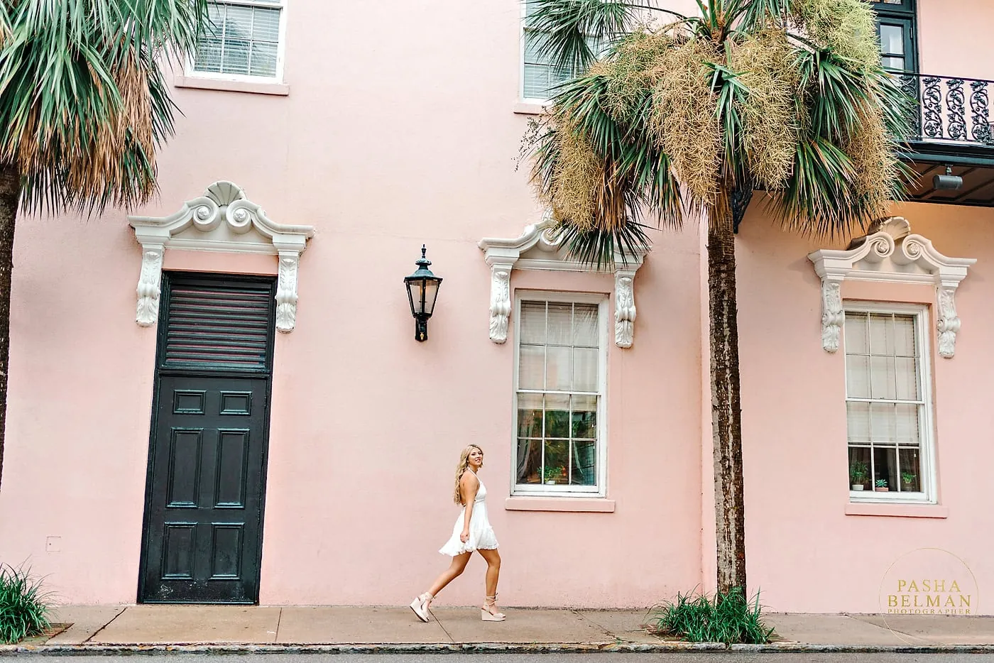 Historic Downtown Charleston Senior Session + Charleston Photo Locations