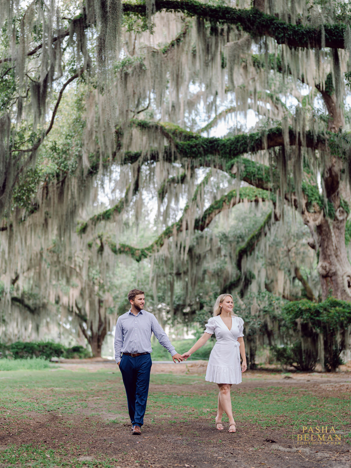 Classic Engagement Photo Ideas near Charleston, South Carolina 