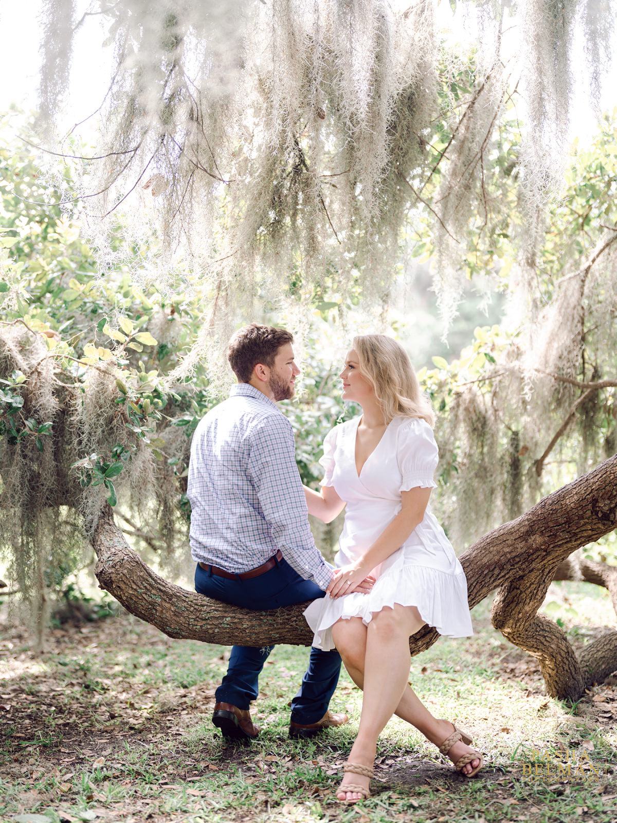 Classic Engagement Photo Ideas near Charleston, South Carolina 