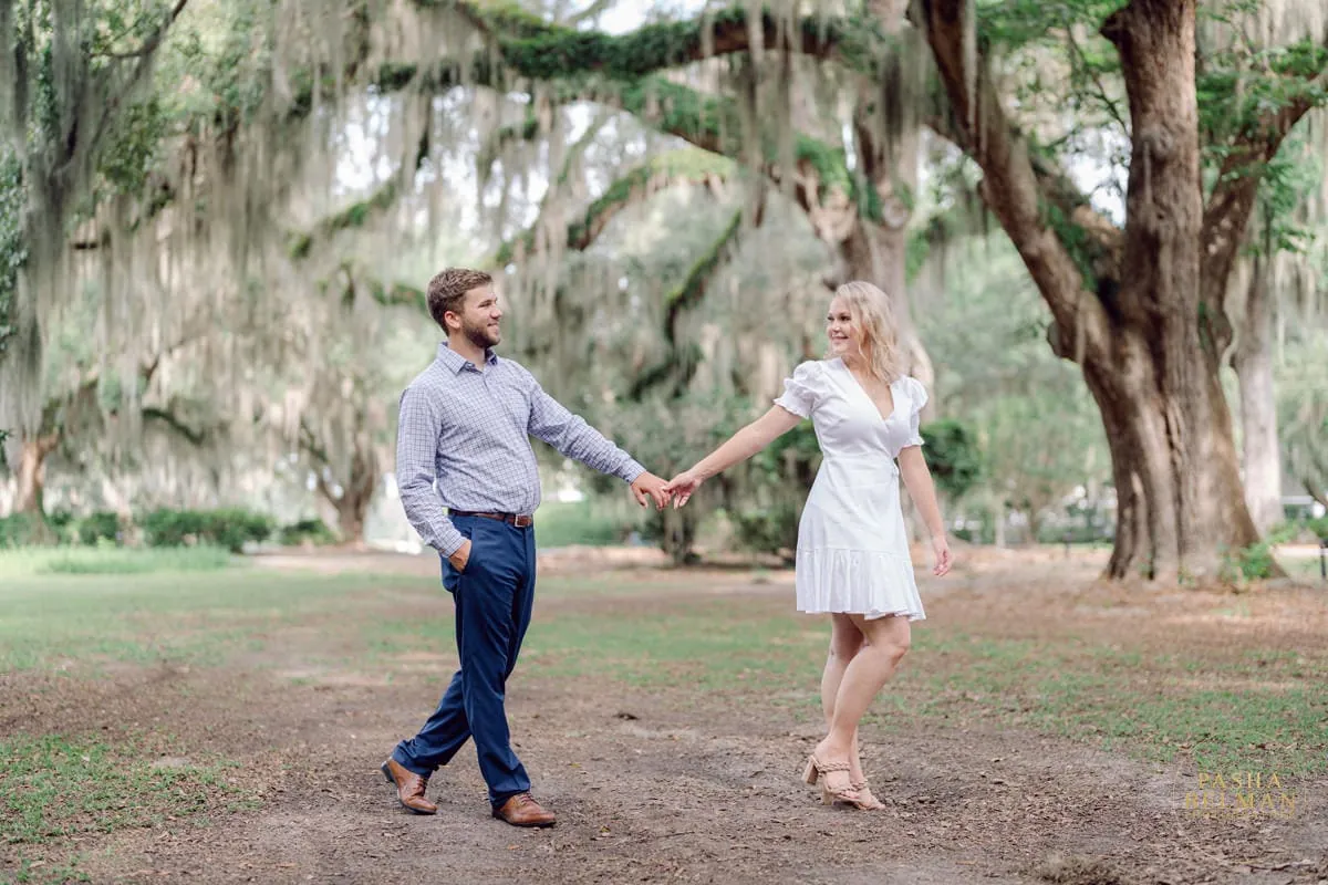 Classic Engagement Photo Ideas near Charleston, South Carolina 