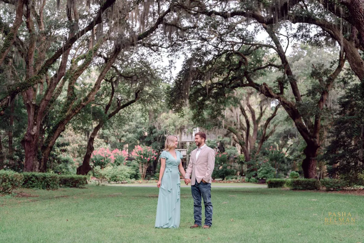 Classic Engagement Photo Ideas near Charleston, South Carolina 