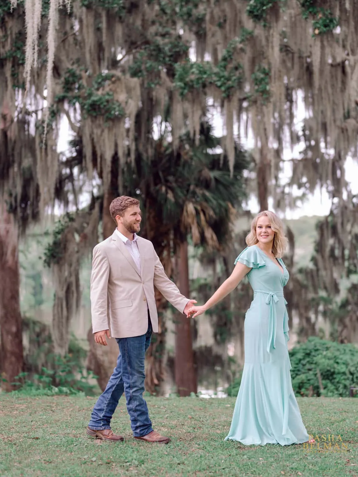 Classic Engagement Photo Ideas near Charleston, South Carolina 