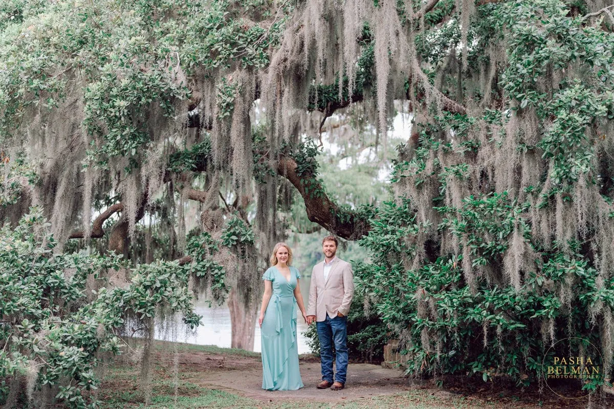 Classic Engagement Photo Ideas near Charleston, South Carolina 