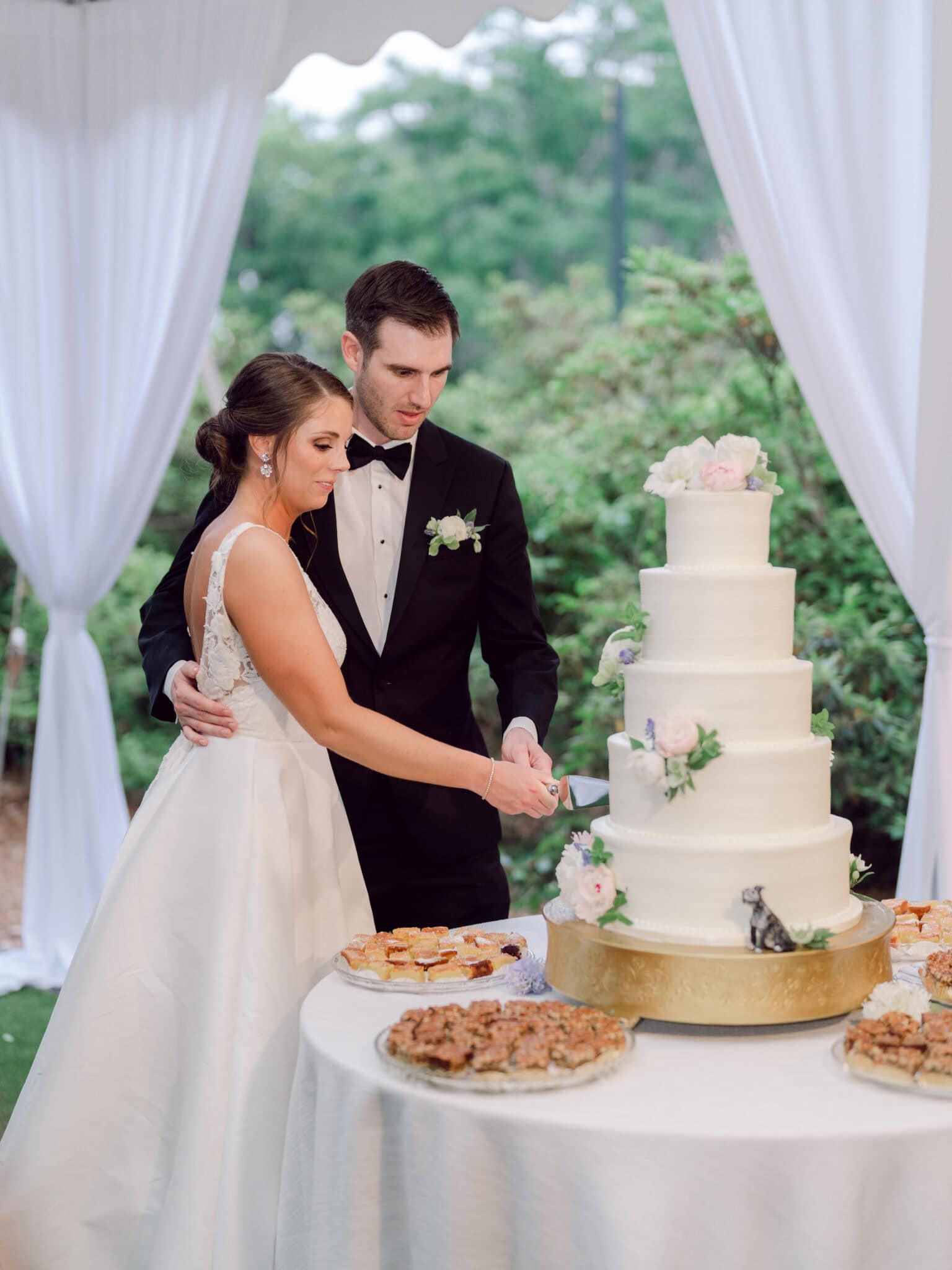 Pawleys Island Wedding Photography Couple Cutting Cake