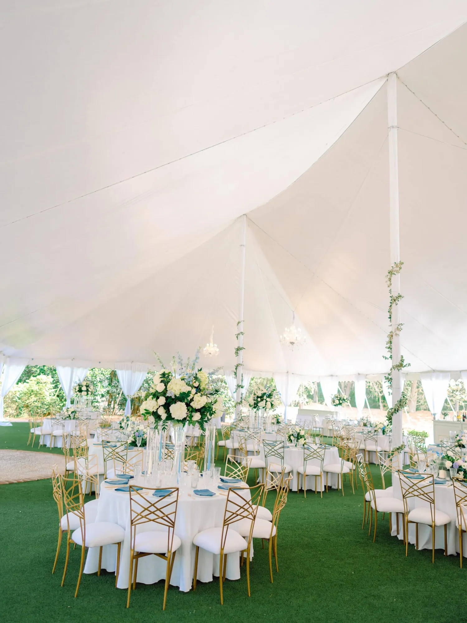 A Blue & White Spring Wedding at Caledonia Golf Club