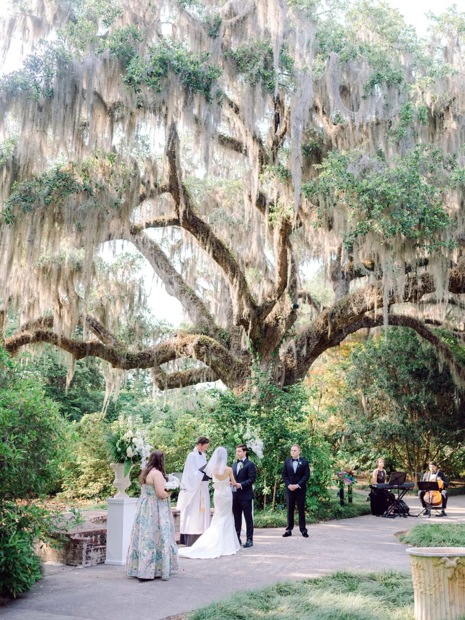 Brookgreen Gardens Wedding Photos by Luxury Wedding Photographers