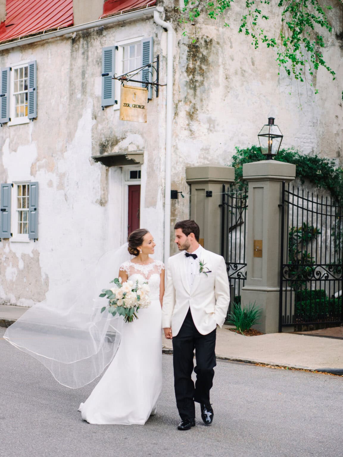 The Best Wedding Photo Poses Every Couple Should Know