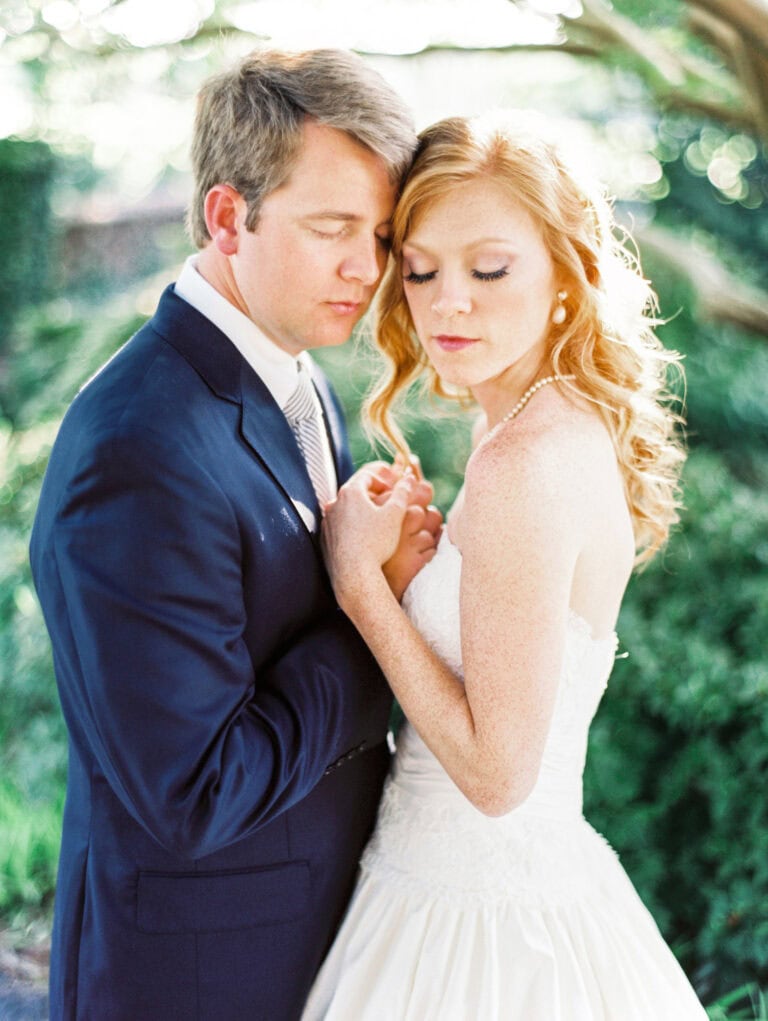 The Best Wedding Photo Poses Every Couple Should Know