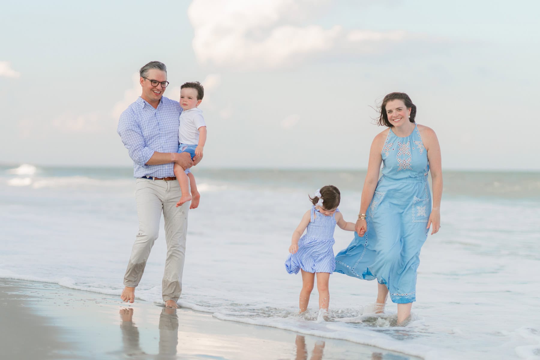 Large Family Photo Session in Litchfield Beach by Pasha Belman