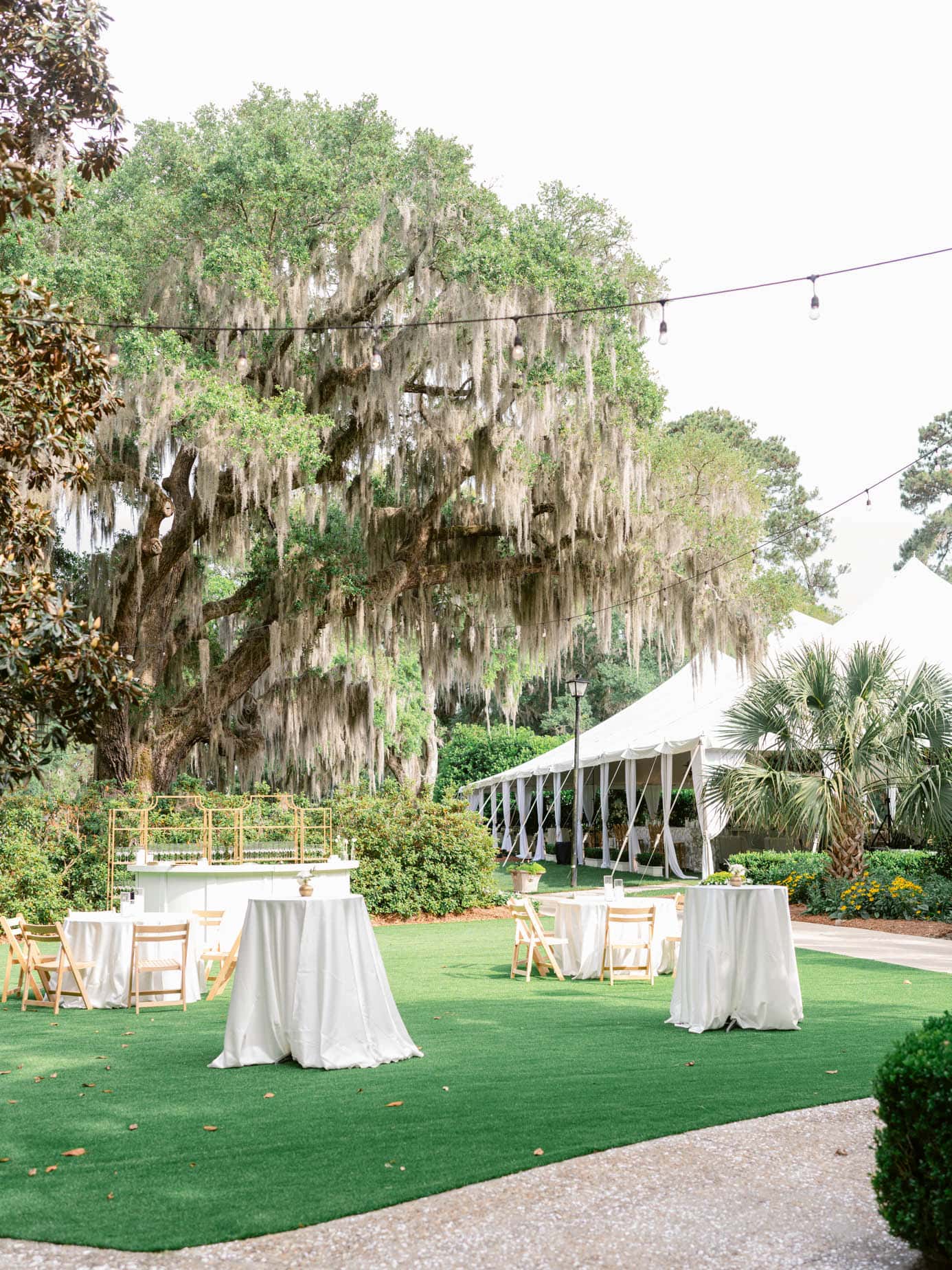 Spring Wedding Under the Oaks at Caledonia Golf and Fish Club