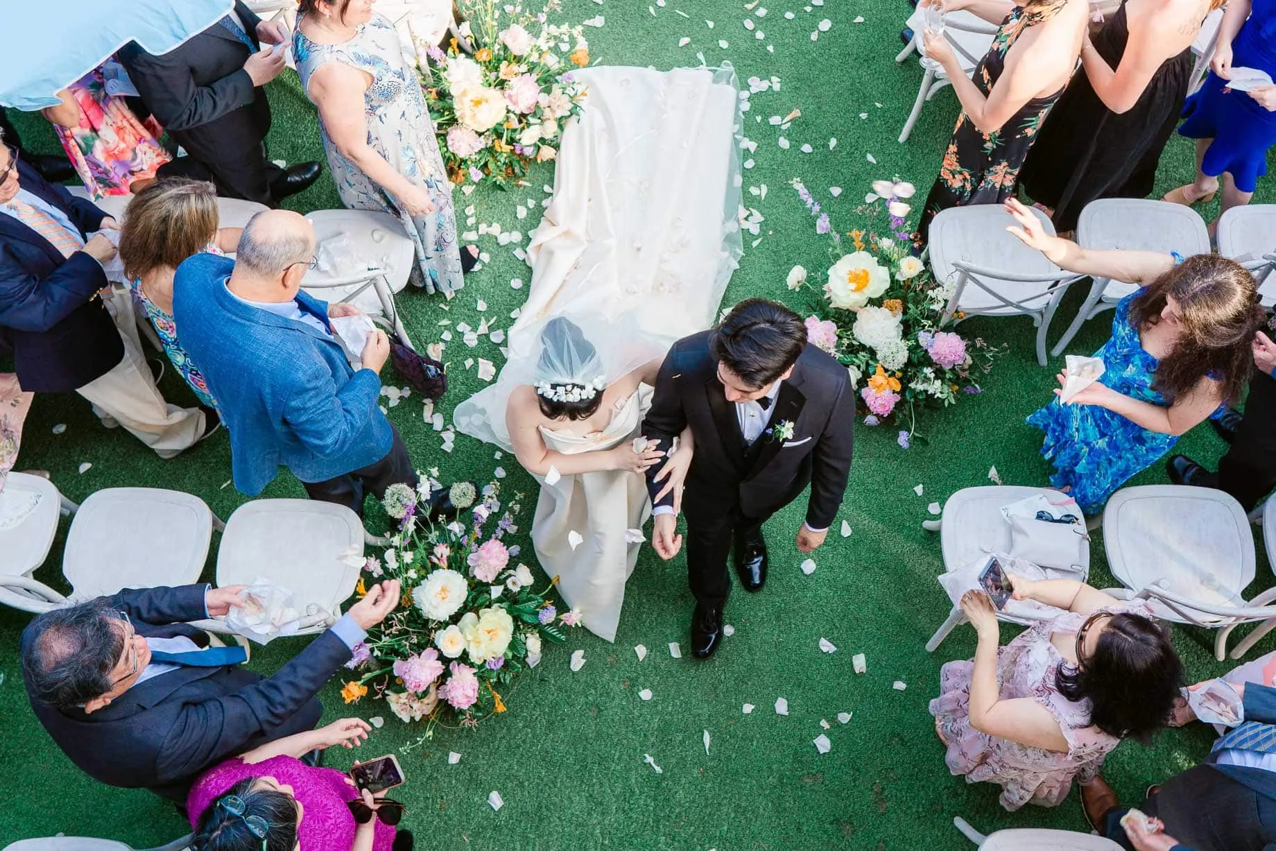 Charleston wedding photographer image of a William Aiken House ceremony