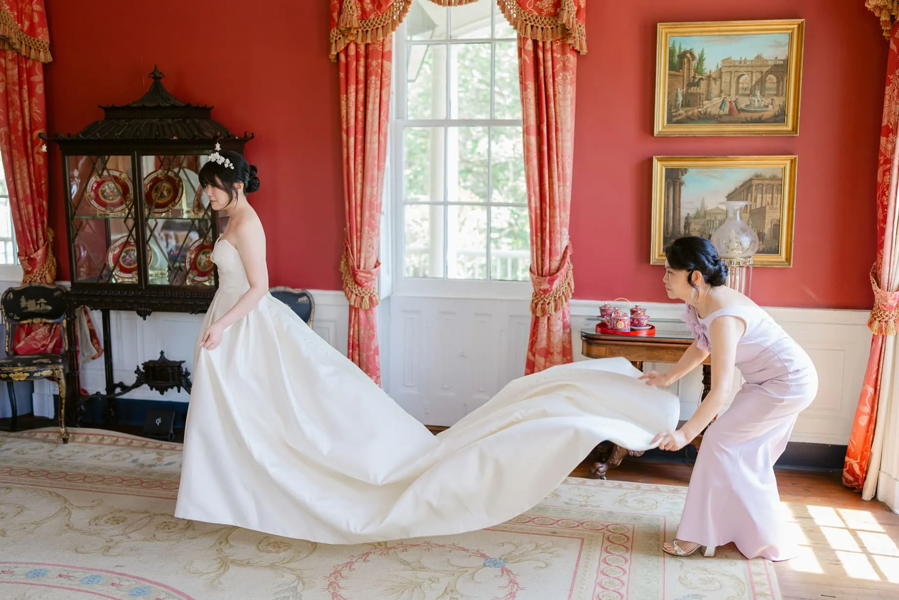 Sweeping staircase at the William Aiken House Charleston wedding venue