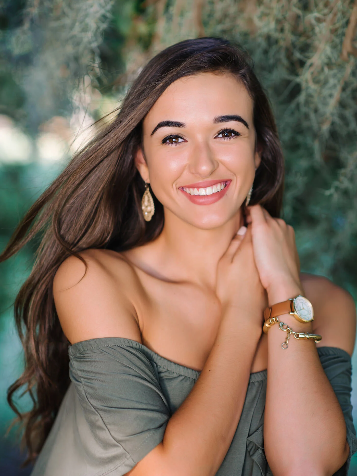 Senior portrait under the oaks near Myrtle Beach by Pasha Belman