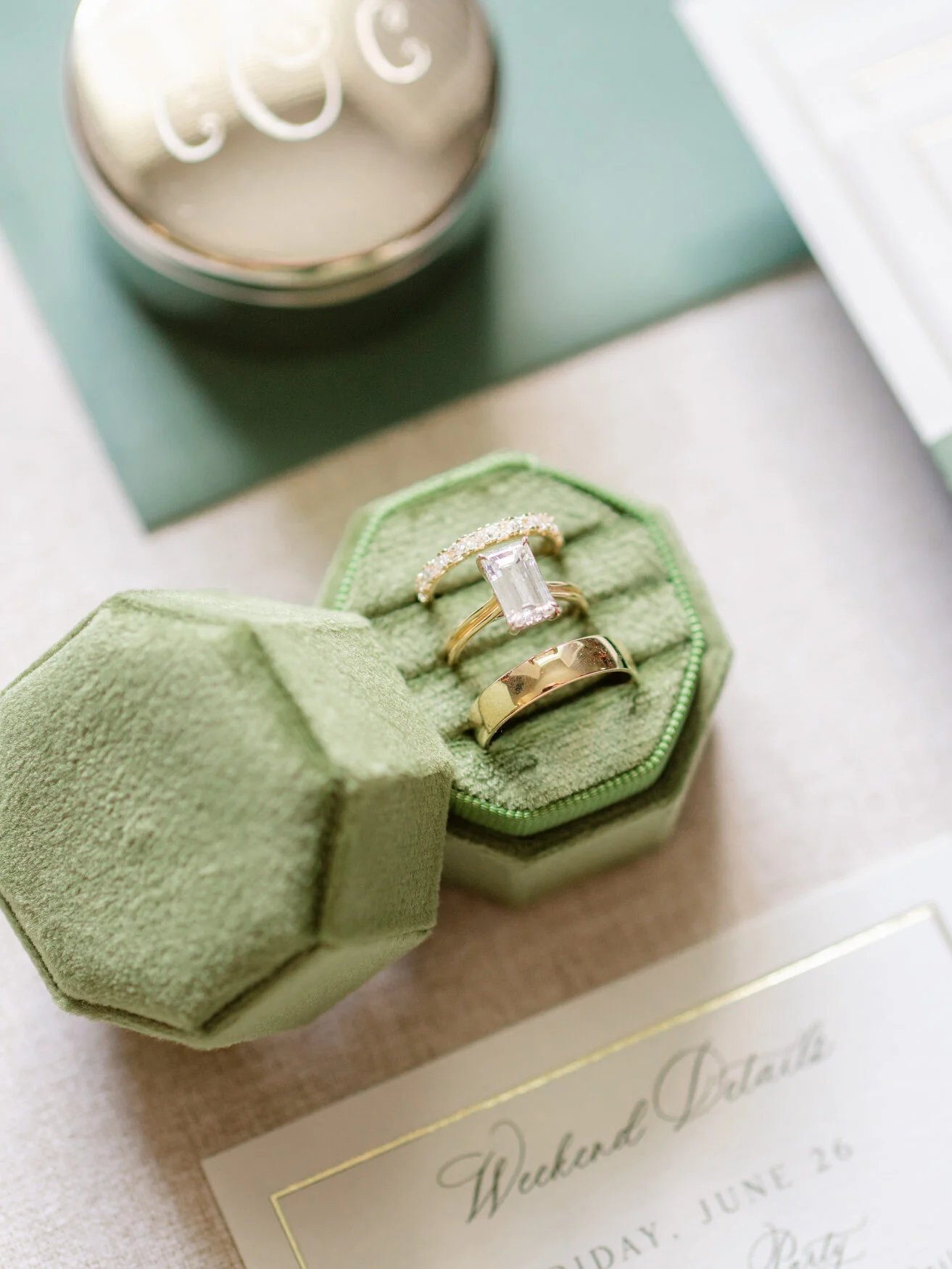 Wedding rings in a green velvet box, wedding details